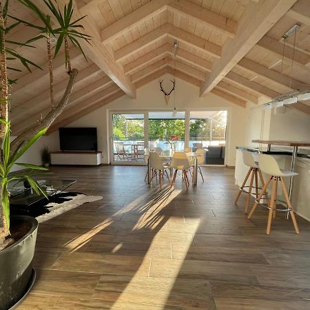 Lichtdurchflutete Wohnung Mit Grosser Dachterrasse Bruckmühl Exterior foto