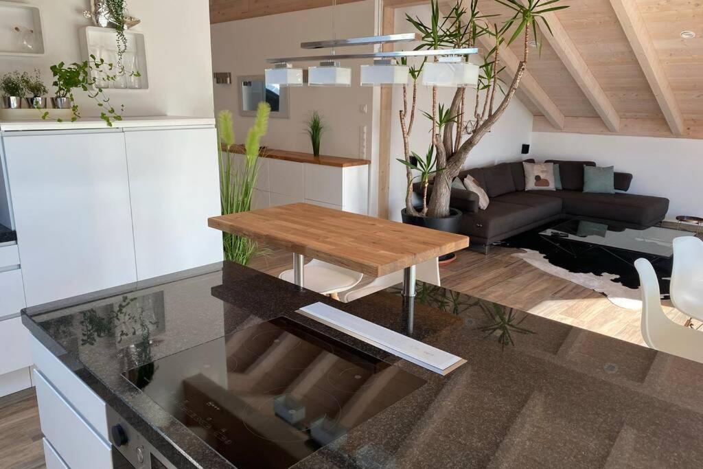 Lichtdurchflutete Wohnung Mit Grosser Dachterrasse Bruckmühl Exterior foto